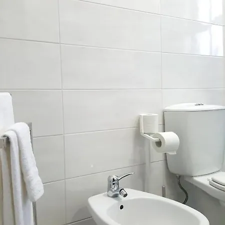 Διαμέρισμα 2 Bedrooms With Lake View And Wifi At 4 Km Away From The Beach *