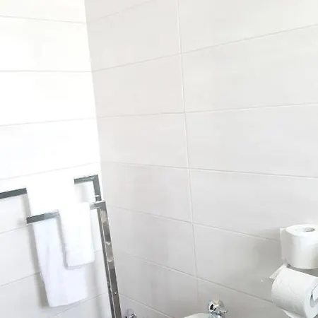 Διαμέρισμα 2 Bedrooms With Lake View And Wifi At 4 Km Away From The Beach *